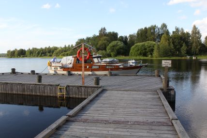 Riistaveden vieraslaituri.