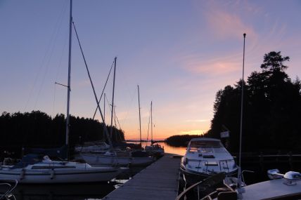 Auringonlasku Hietasalossa.